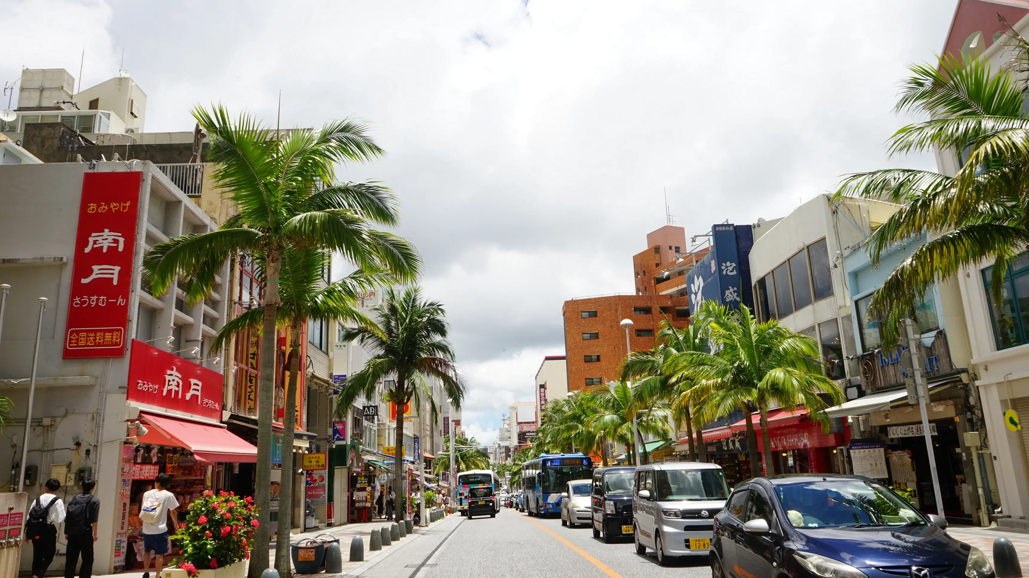 Popular shopping and dining strip Kokusaidori, in Naha, Okinawa. Image credit: Eric's library – stock.adobe.com