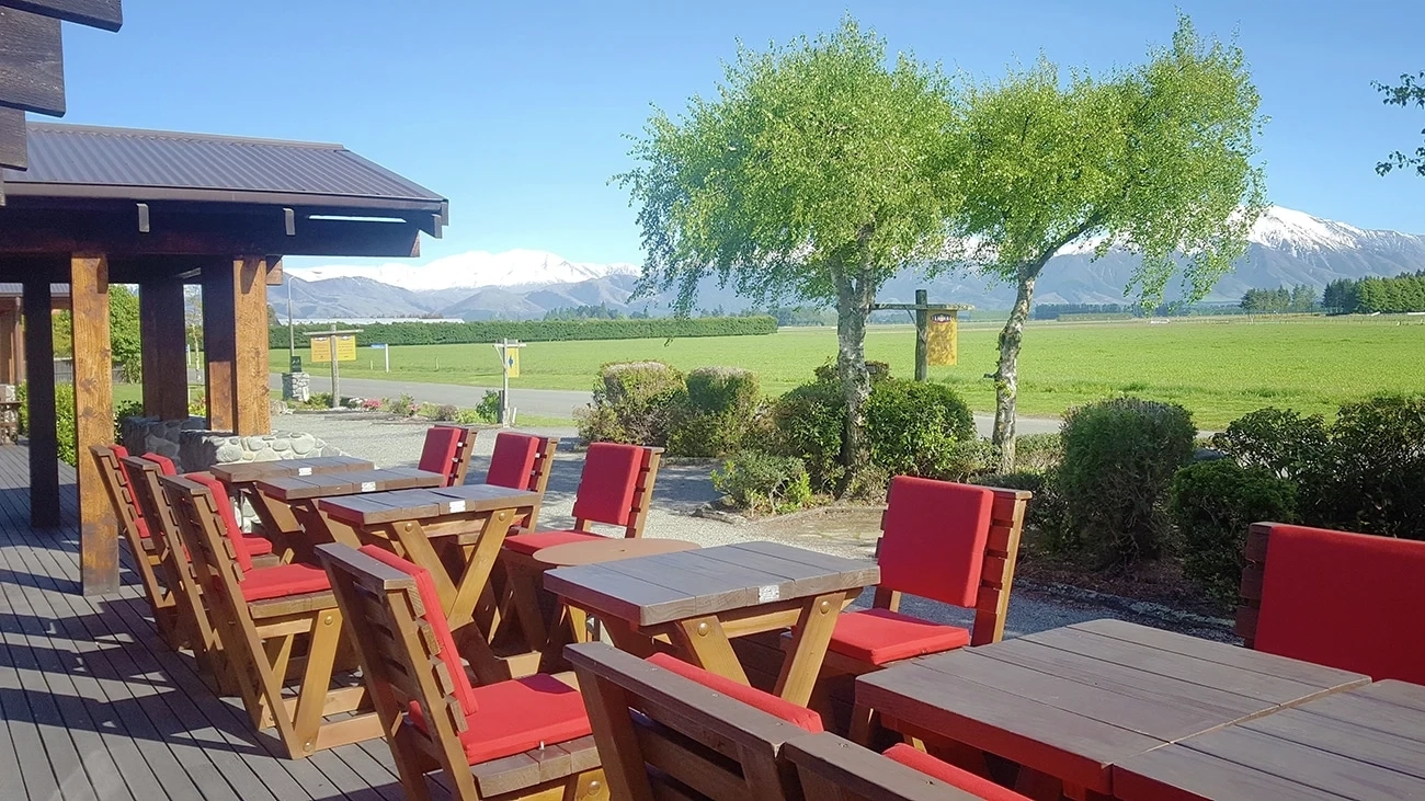 The Ski Time lodge is great for meeting like-minded skiers in Methven.