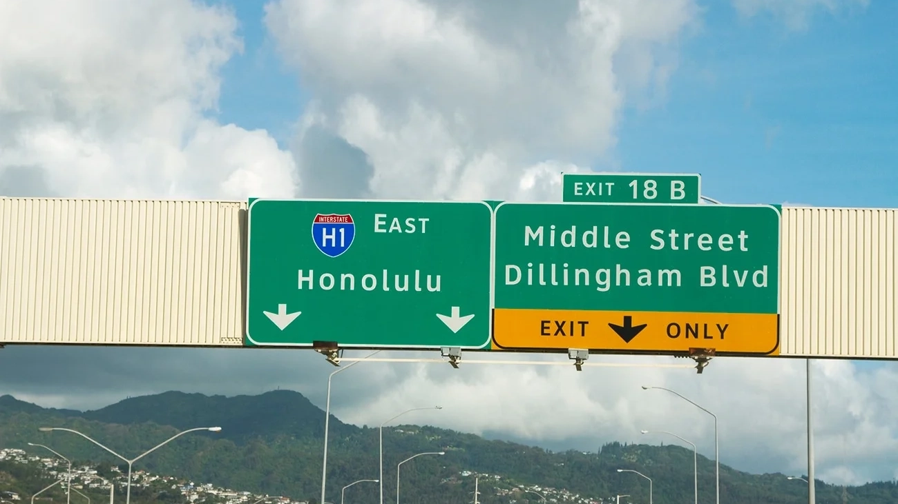 A road sign for Honolulu.
