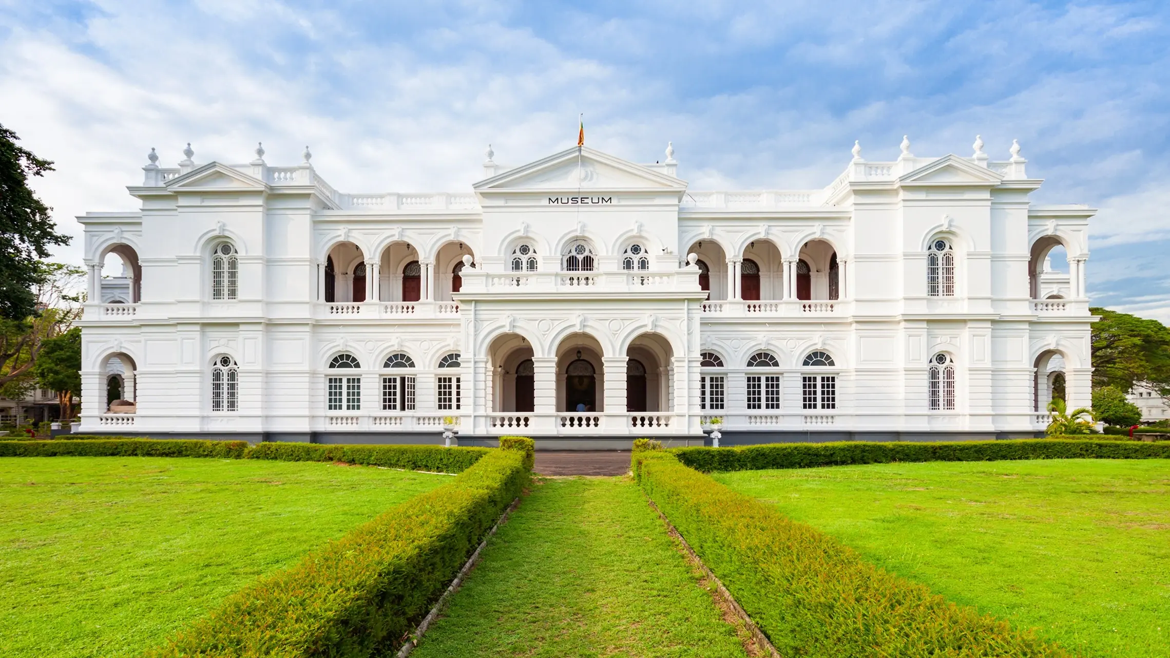 The stunning colonial National Museum of Colombo, seen from the front. Image credit: stock.adobe.com