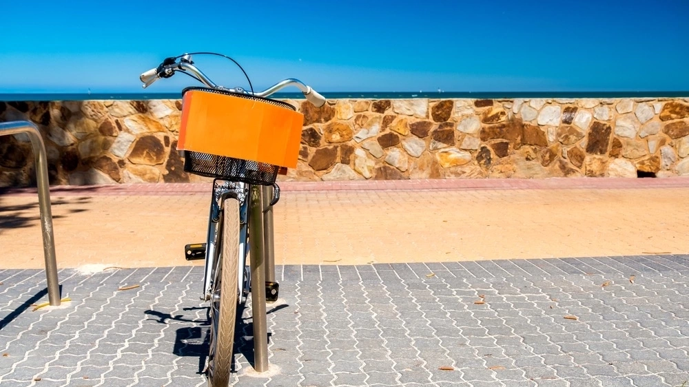 Hire a free bike for a family bike ride