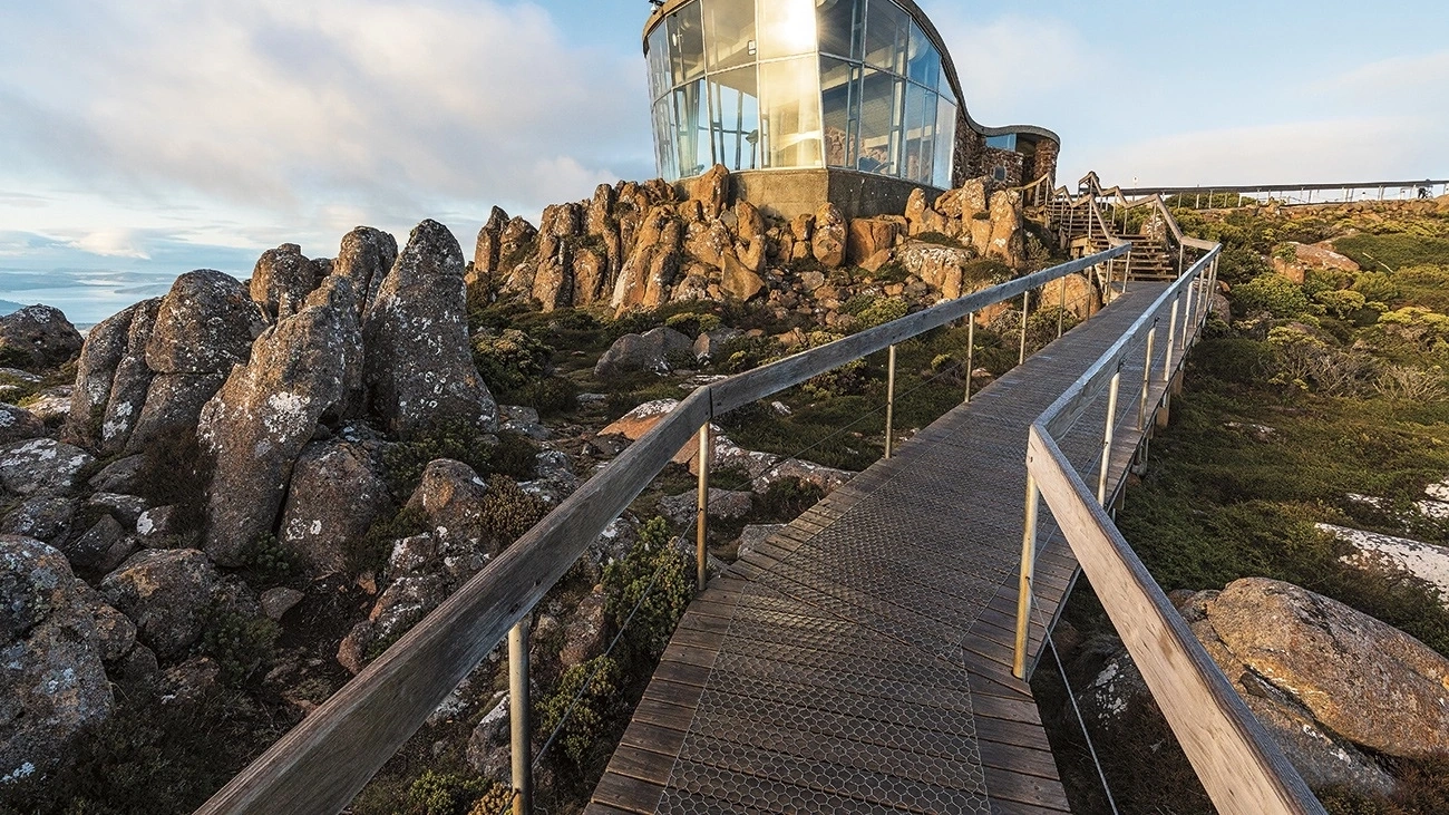 The Pinnacle lookout at Mount Wellington, Tasmania.